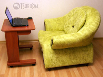 Стол для ноутбука для работы сидя в кресле