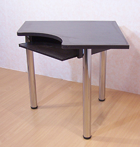 Маленький компьютерный стол угловой СК12 на трех опорах фото 2