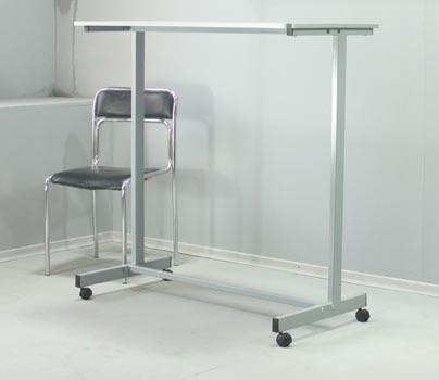 Высокий стол для работы стоя на колесиках
