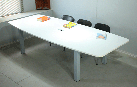 Стол для переговоров, конференций и заседаний