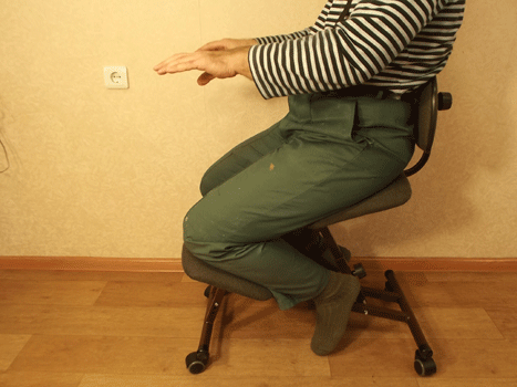 осанка при сидении на коленном стуле