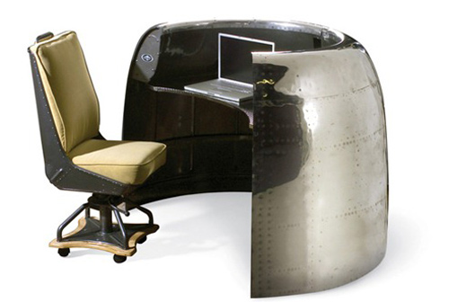 компьютерный стол из двигателя самолета