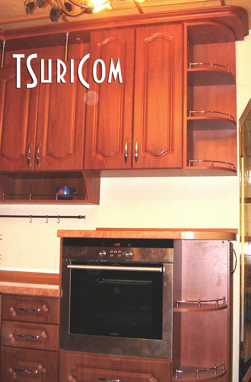 Кухня под заказ К1: Кухонный Карниз и духовой шкаф над духовкой
