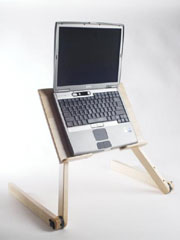 Самодельные столики для ноутбука из фанеры и дерева 5