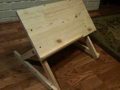 столик для ноутбука из дерева