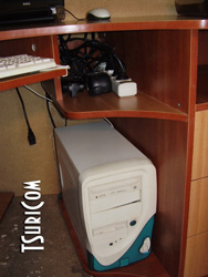 Фото комфортный компьютерный стол угловой СК15 системник